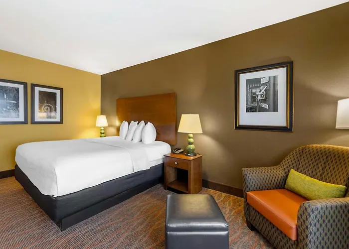 Best Western Plus Tupelo Inn & Suites