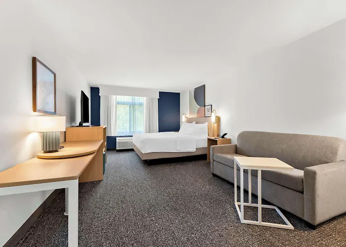 Spark By Hilton Tupelo